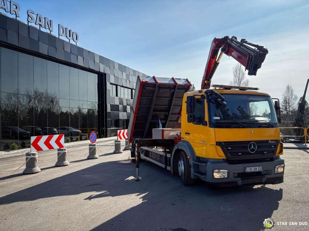 Mercedes-Benz AXOR 1824 4x2 HMF 975 HDS Crane Rotator Kipper Mercedes-Benz AXOR 1824 4x2 HMF 975 HDS Crane Rotator Kipper - Auto s hydraulickou rukou, Sklápač: obrázok 2 Mercedes-Benz AXOR 1824 4x2 HMF 975 HDS Crane Rotator Kipper Mercedes-Benz AXOR 1824 4x2 HMF 975 HDS Crane Rotator Kipper - Auto s hydraulickou rukou, Sklápač: obrázok 2