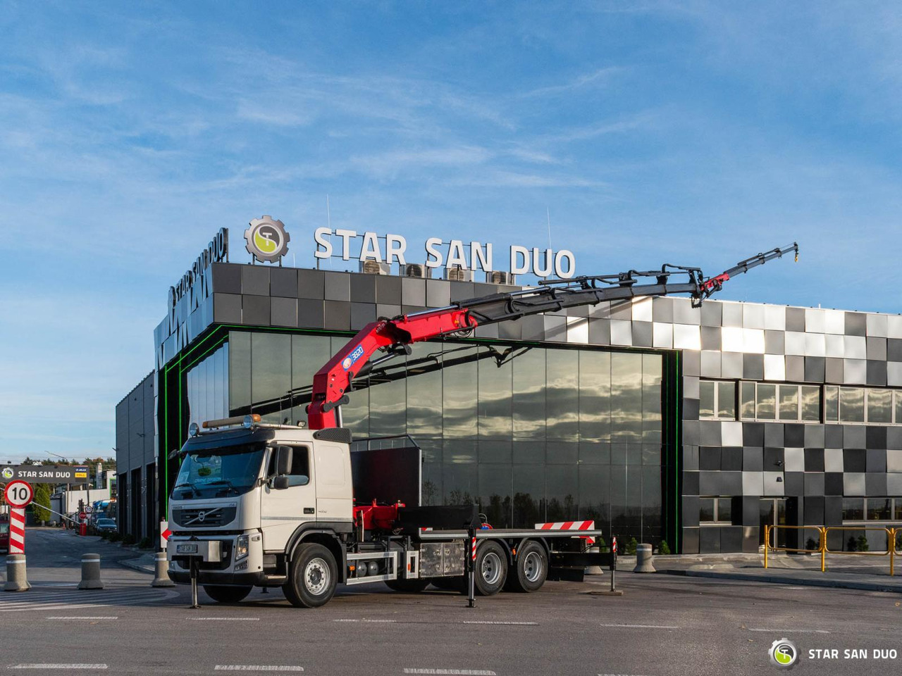 - Auto s hydraulickou rukou: obrázok 5 - Auto s hydraulickou rukou: obrázok 5