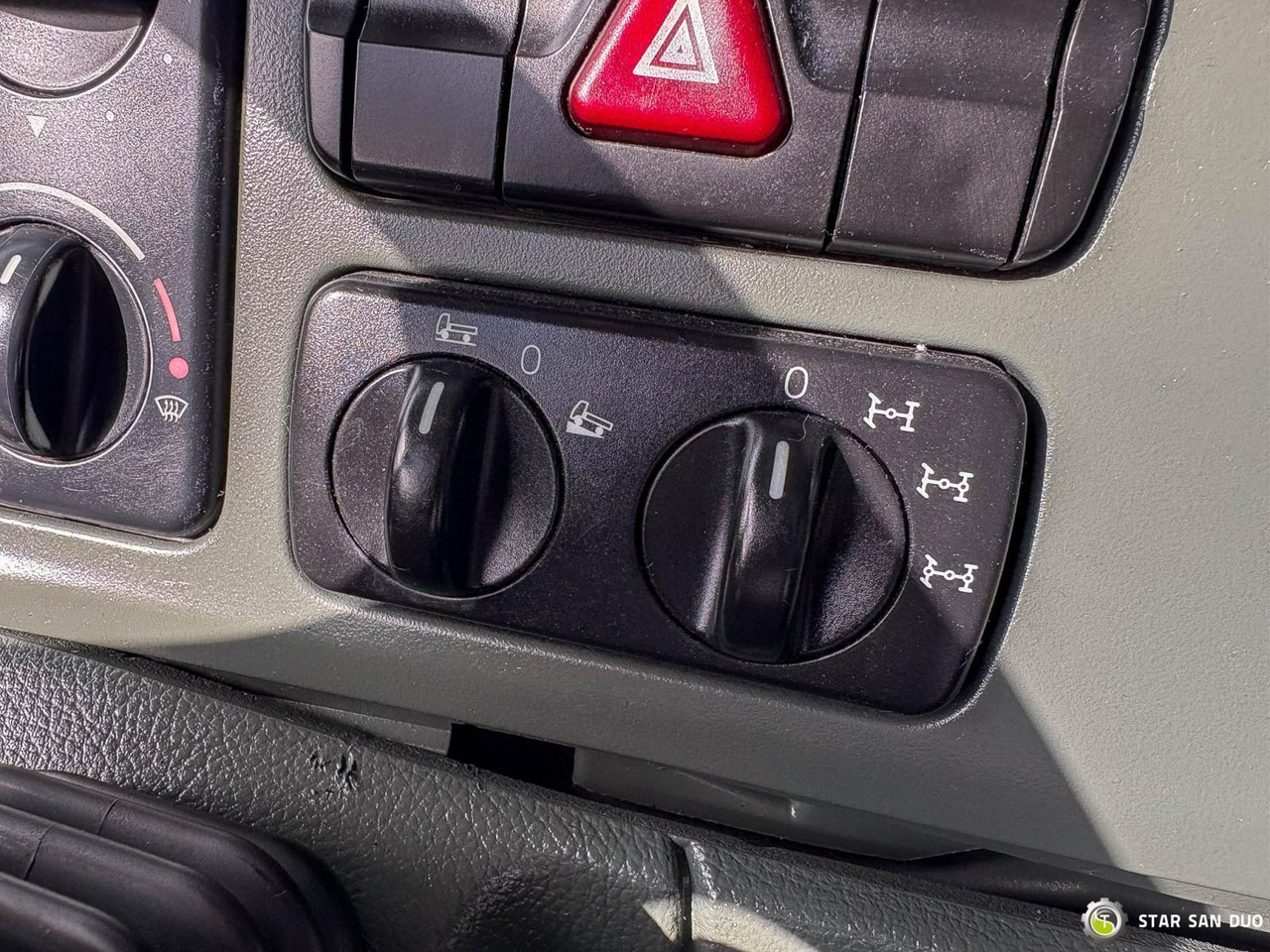 Auto s hydraulickou rukou : obrázok 23