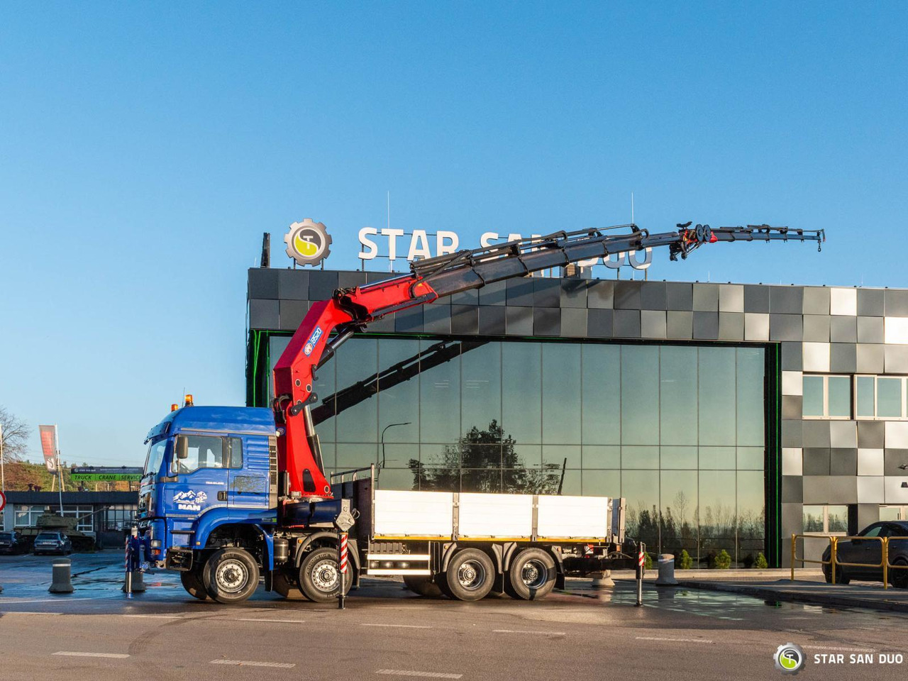 - Auto s hydraulickou rukou: obrázok 3 - Auto s hydraulickou rukou: obrázok 3