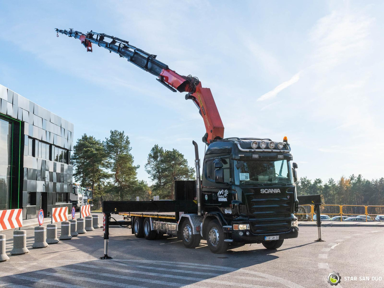 - Auto s hydraulickou rukou: obrázok 2 - Auto s hydraulickou rukou: obrázok 2