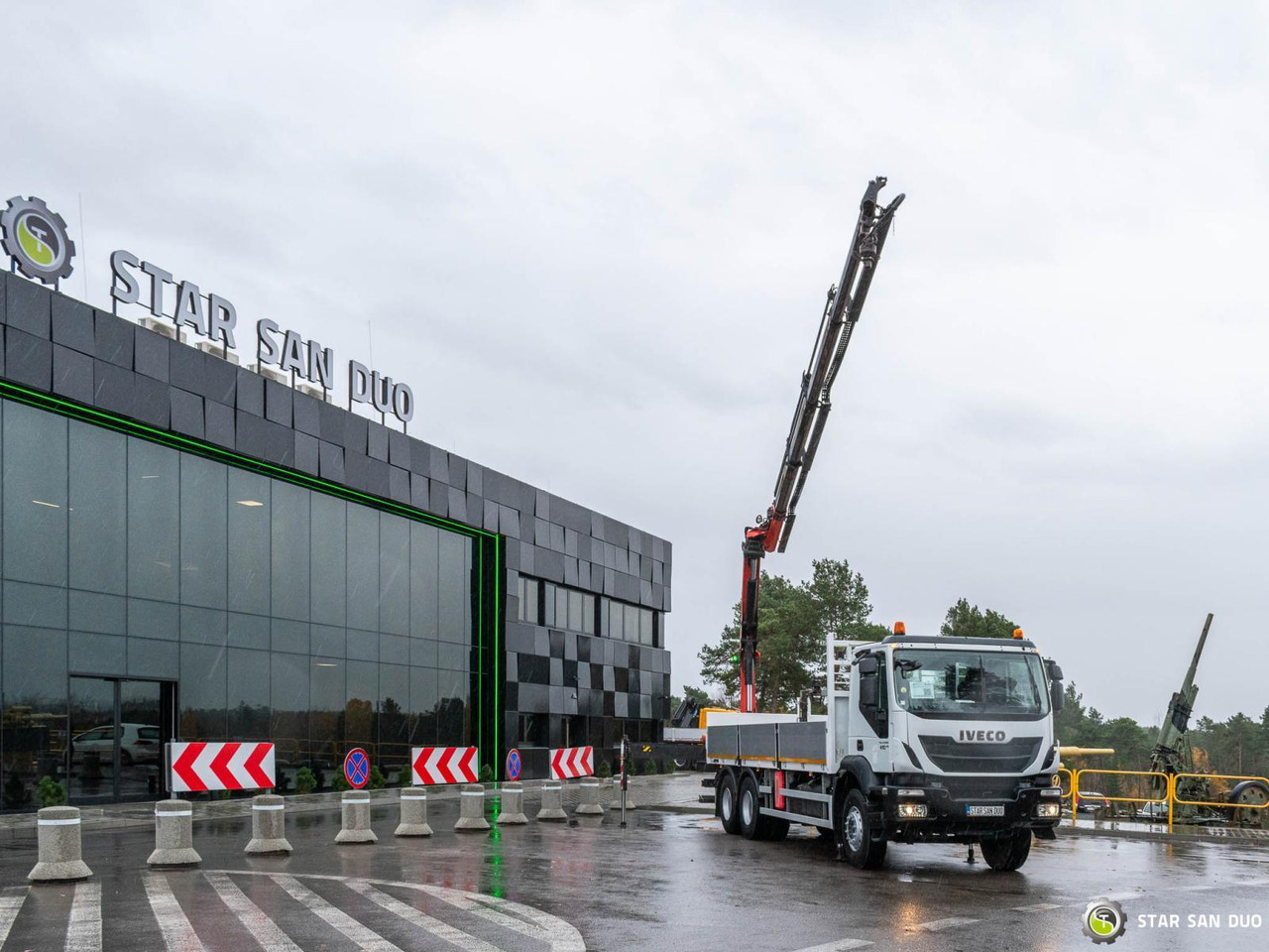 - Auto s hydraulickou rukou: obrázok 4 - Auto s hydraulickou rukou: obrázok 4