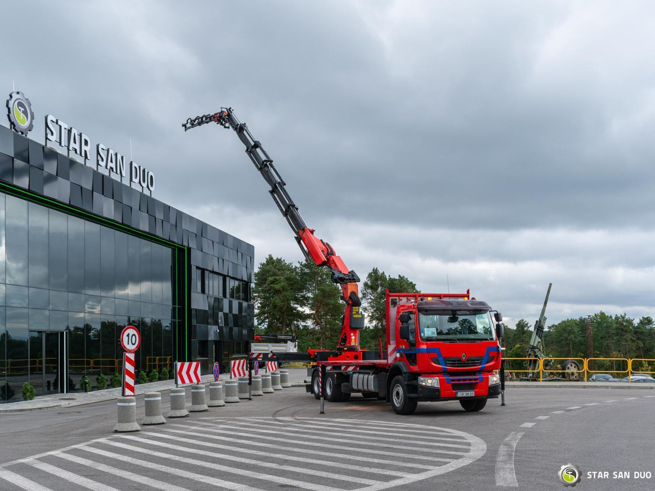 - Auto s hydraulickou rukou: obrázok 4 - Auto s hydraulickou rukou: obrázok 4