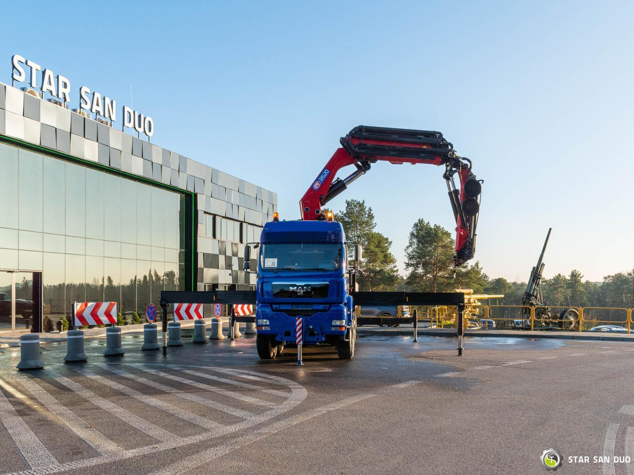 - Auto s hydraulickou rukou: obrázok 4 - Auto s hydraulickou rukou: obrázok 4