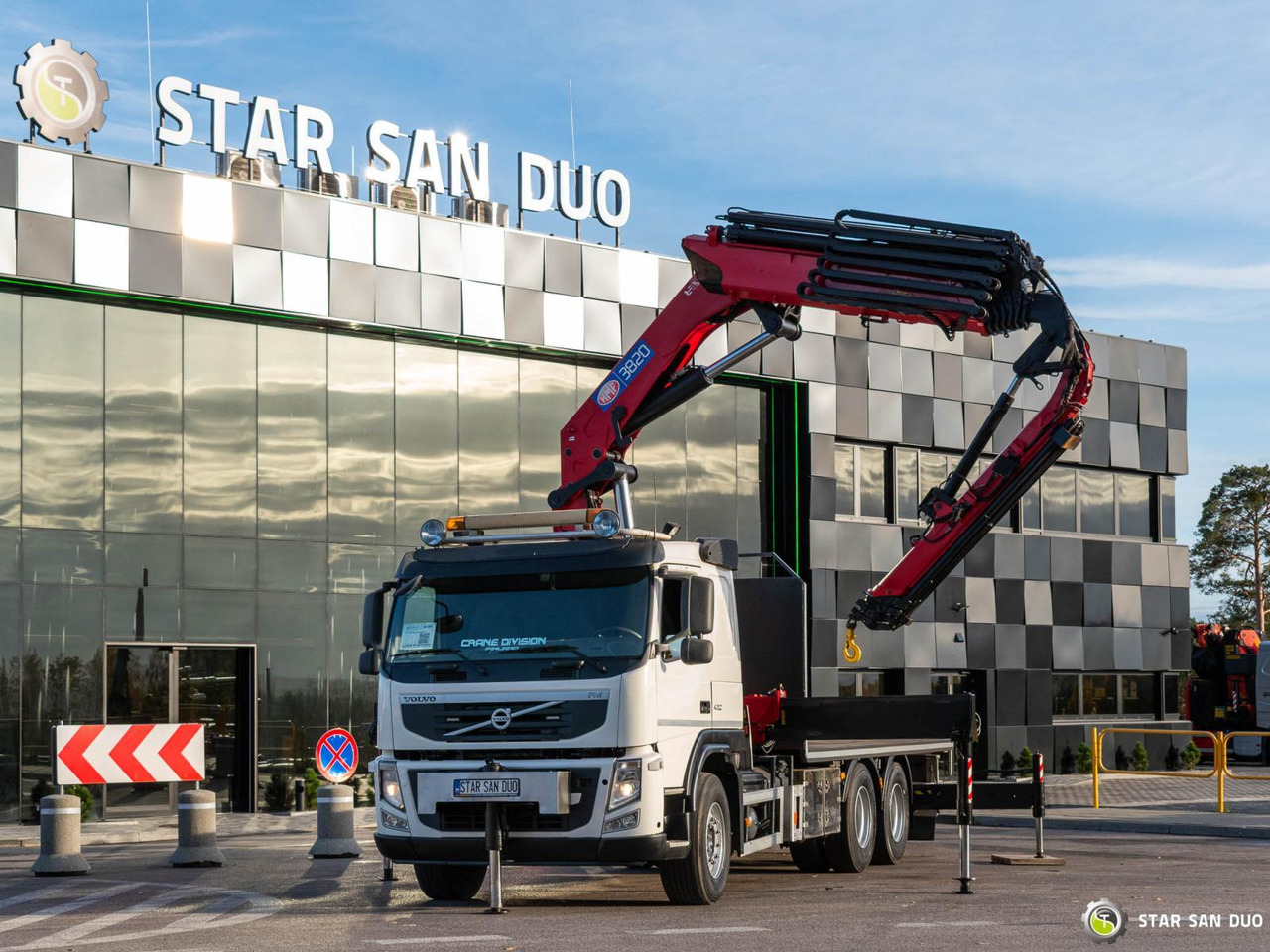 - Auto s hydraulickou rukou: obrázok 4 - Auto s hydraulickou rukou: obrázok 4