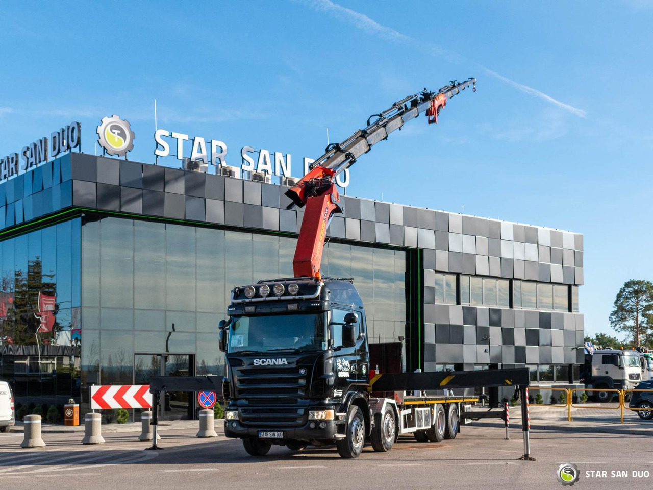 - Auto s hydraulickou rukou: obrázok 1 - Auto s hydraulickou rukou: obrázok 1