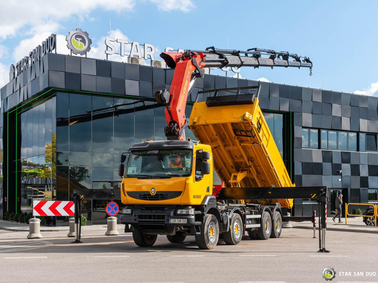 - Auto s hydraulickou rukou: obrázok 1 - Auto s hydraulickou rukou: obrázok 1