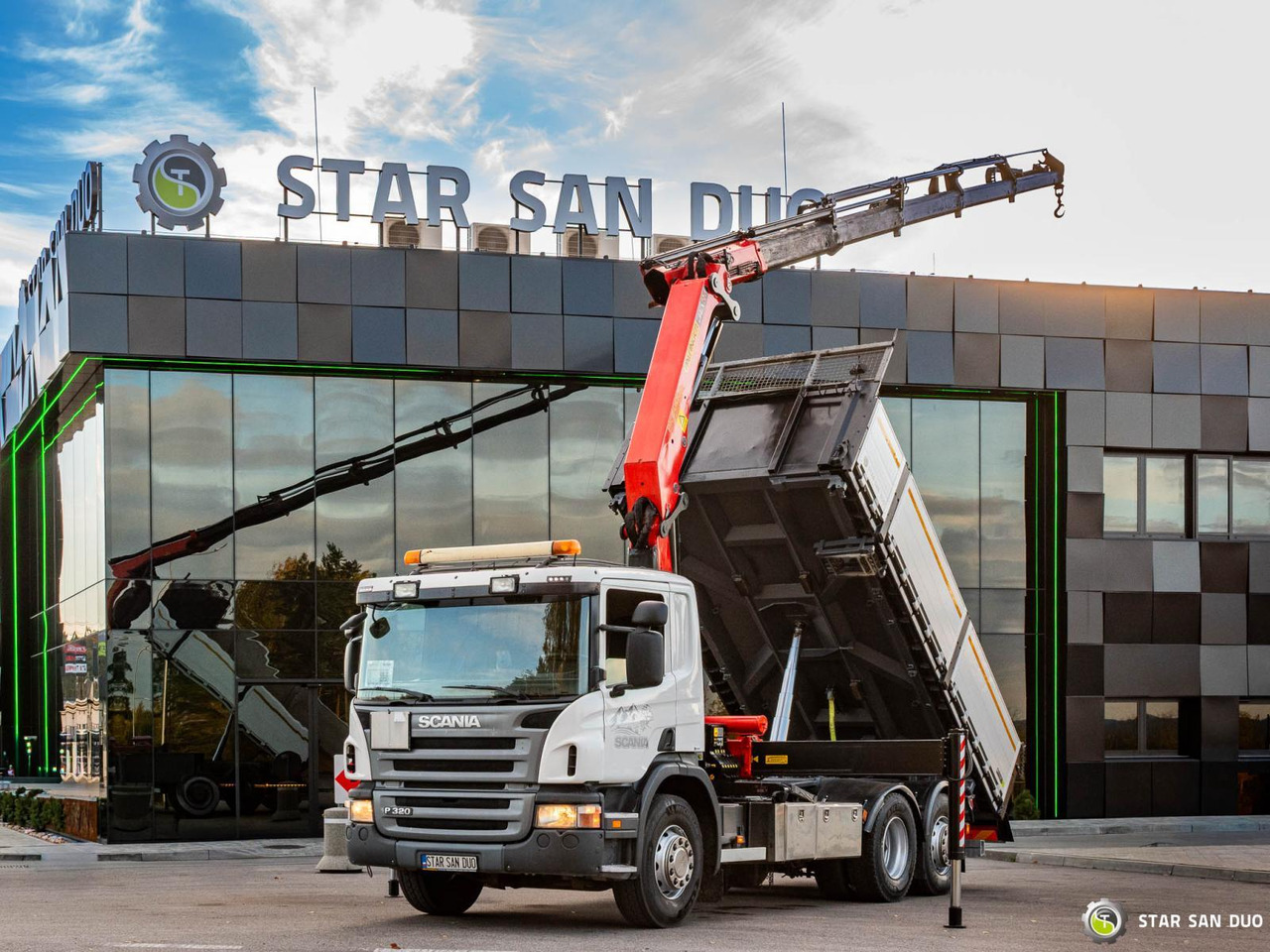 - Auto s hydraulickou rukou: obrázok 1 - Auto s hydraulickou rukou: obrázok 1