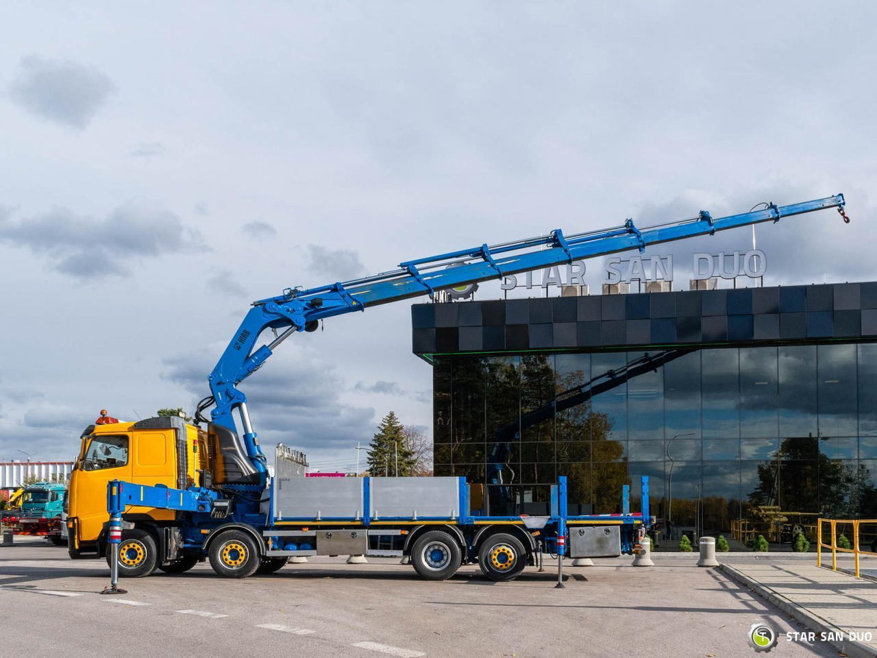 - Auto s hydraulickou rukou: obrázok 5 - Auto s hydraulickou rukou: obrázok 5