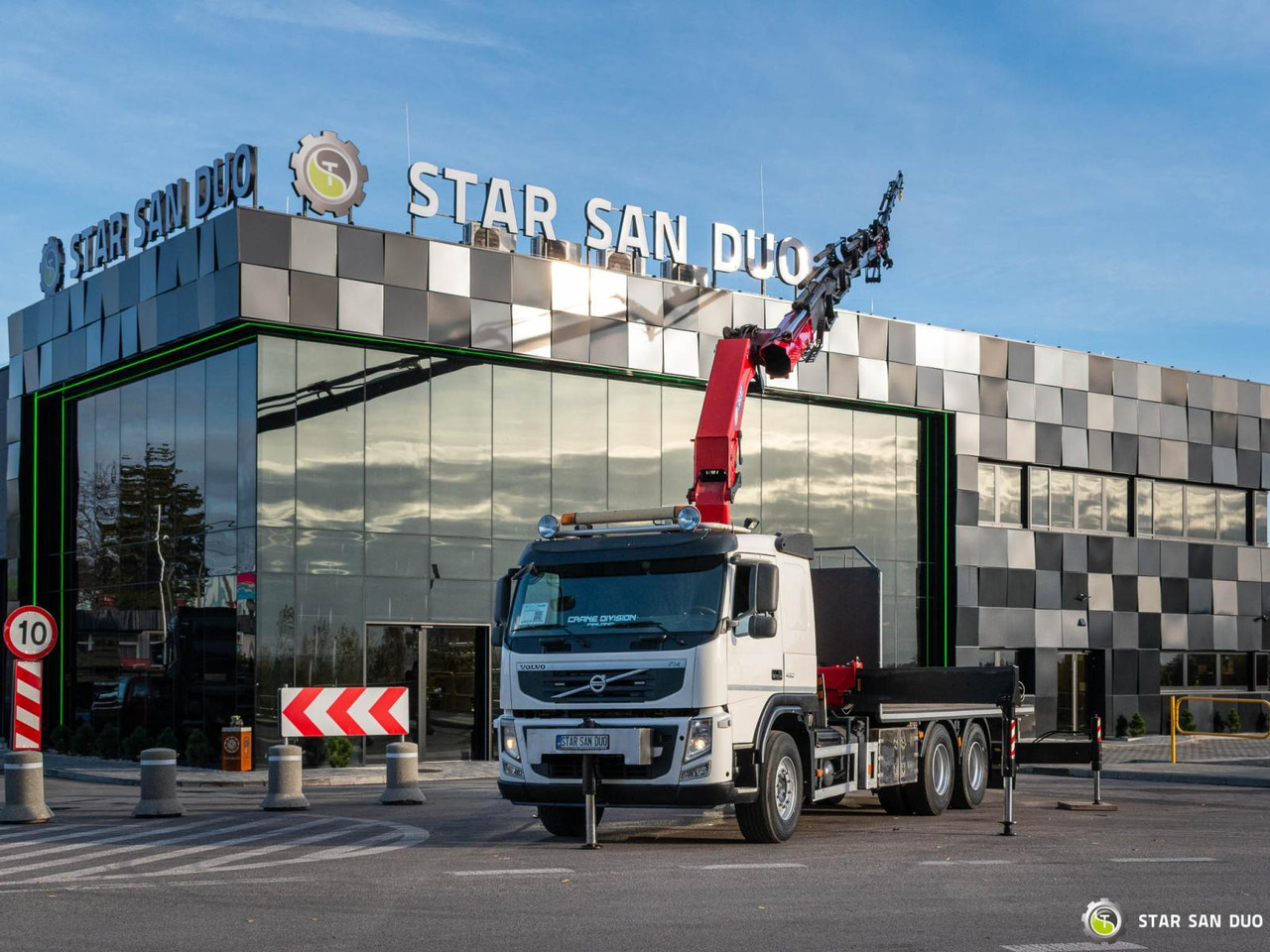 - Auto s hydraulickou rukou: obrázok 2 - Auto s hydraulickou rukou: obrázok 2