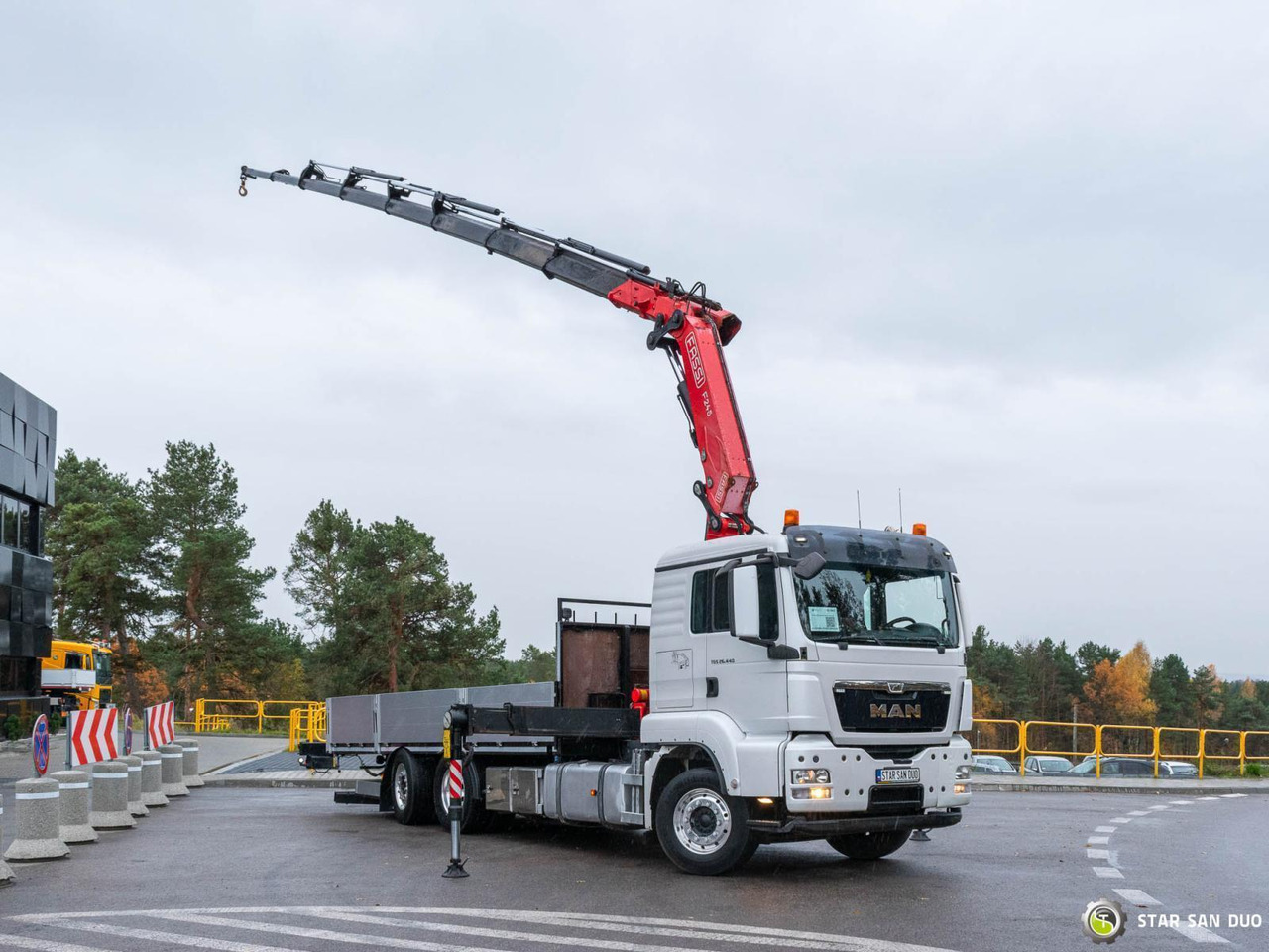 - Auto s hydraulickou rukou: obrázok 4 - Auto s hydraulickou rukou: obrázok 4