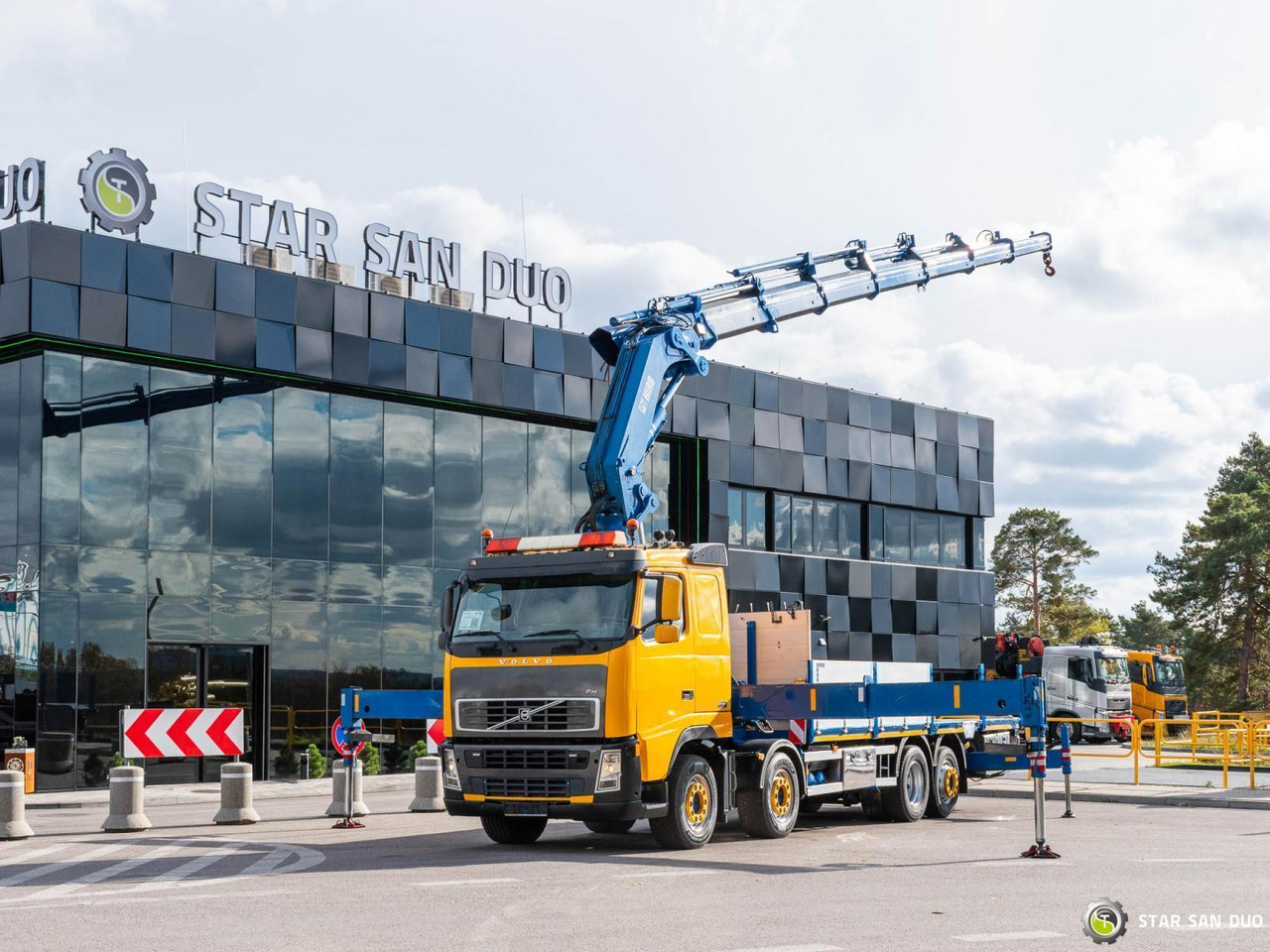 - Auto s hydraulickou rukou: obrázok 1 - Auto s hydraulickou rukou: obrázok 1