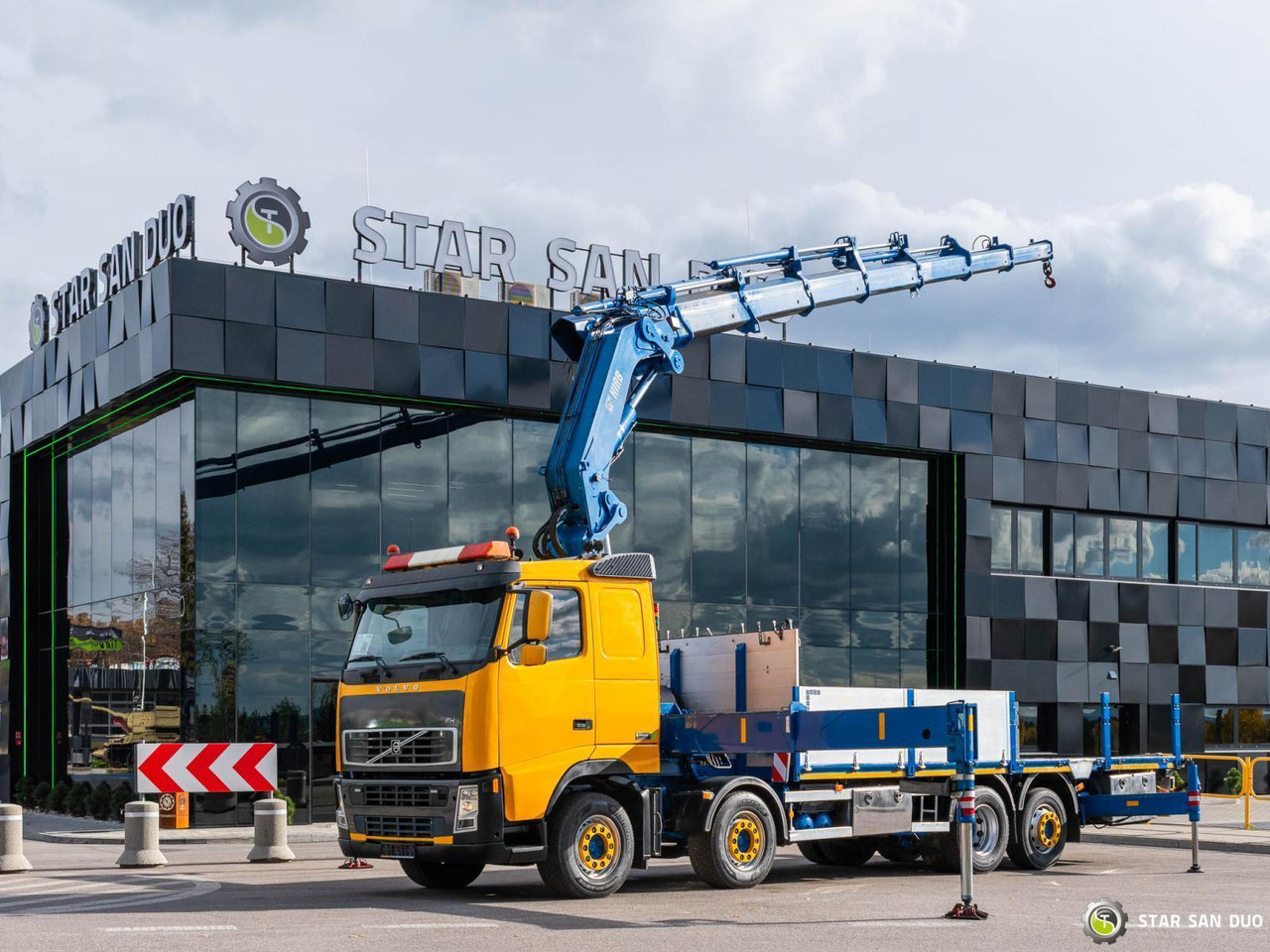 - Auto s hydraulickou rukou: obrázok 4 - Auto s hydraulickou rukou: obrázok 4