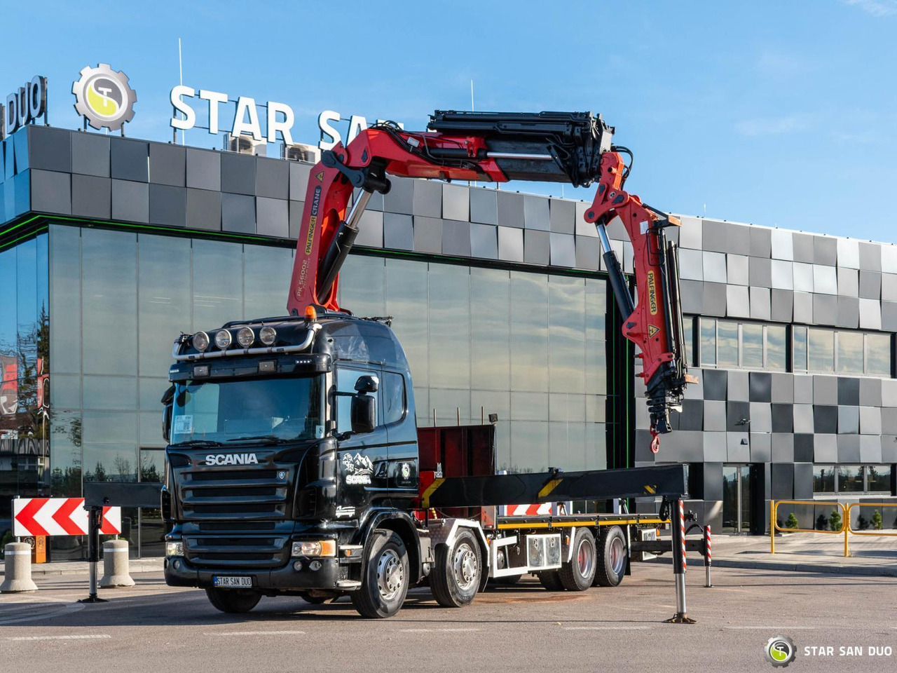 - Auto s hydraulickou rukou: obrázok 4 - Auto s hydraulickou rukou: obrázok 4