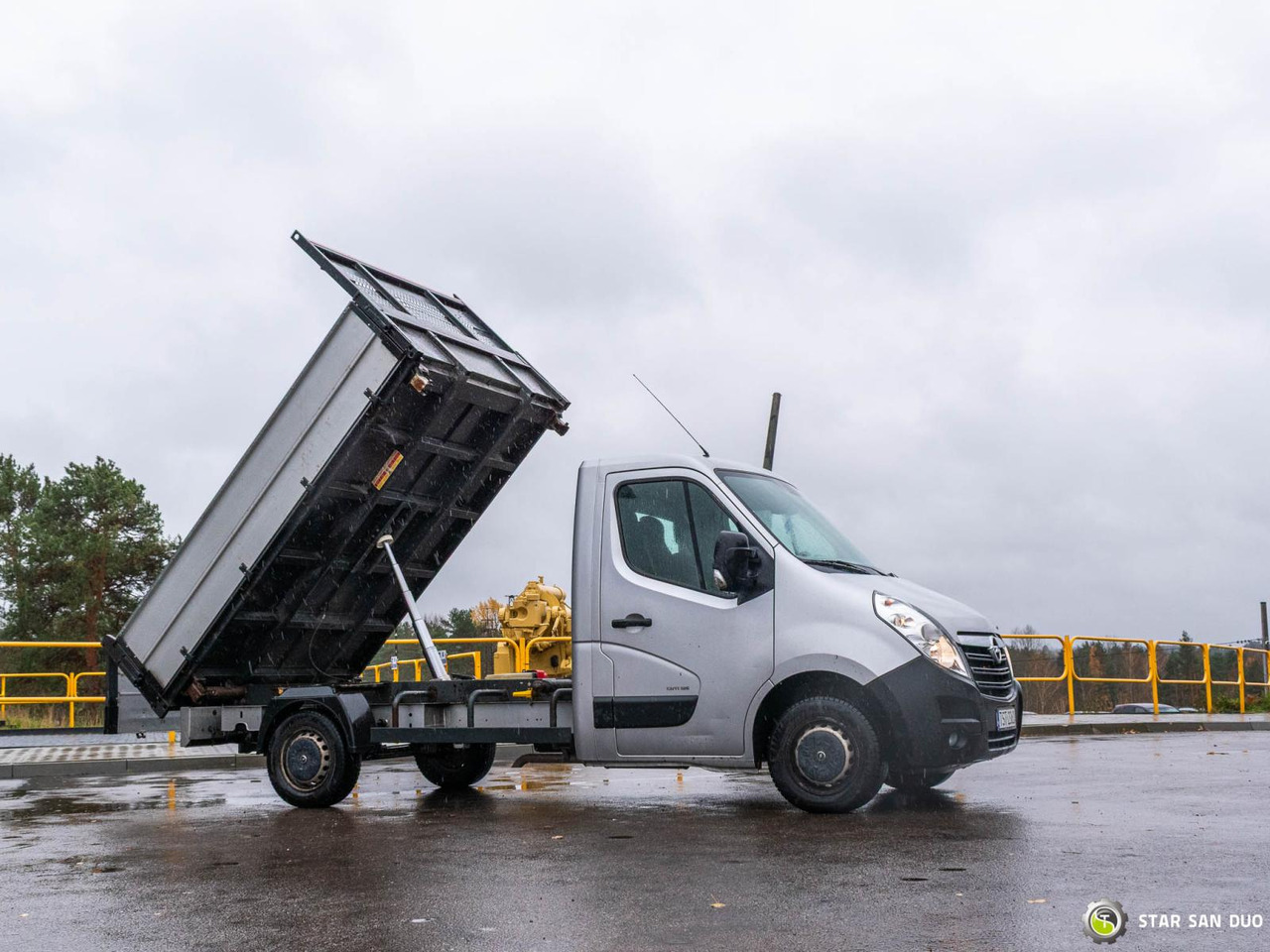 - Sklápač: obrázok 4 - Sklápač: obrázok 4