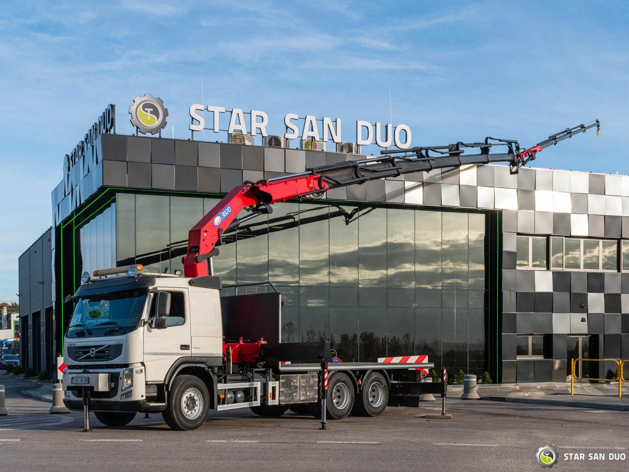 - Auto s hydraulickou rukou: obrázok 1 - Auto s hydraulickou rukou: obrázok 1