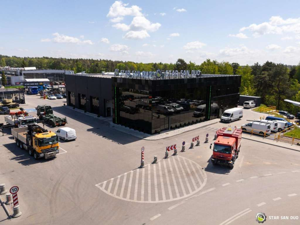 Podvozek s kabinou Renault MIDLUM 4x4 DOKA Brigade Double Cabin Camper: obrázok 24 Podvozek s kabinou Renault MIDLUM 4x4 DOKA Brigade Double Cabin Camper: obrázok 24