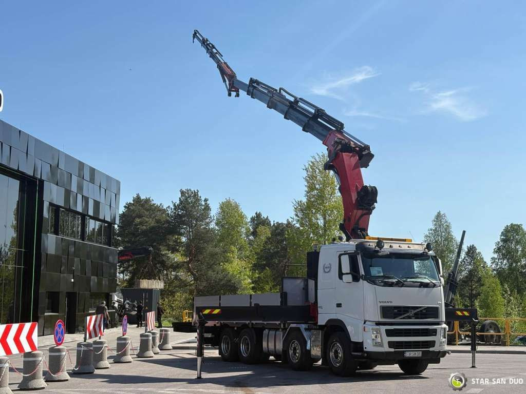 Volvo FH 520 8x4 HMF THOR K6 Fly Jib Euro 4 Winch - Auto s hydraulickou rukou: obrázok 2 Volvo FH 520 8x4 HMF THOR K6 Fly Jib Euro 4 Winch - Auto s hydraulickou rukou: obrázok 2