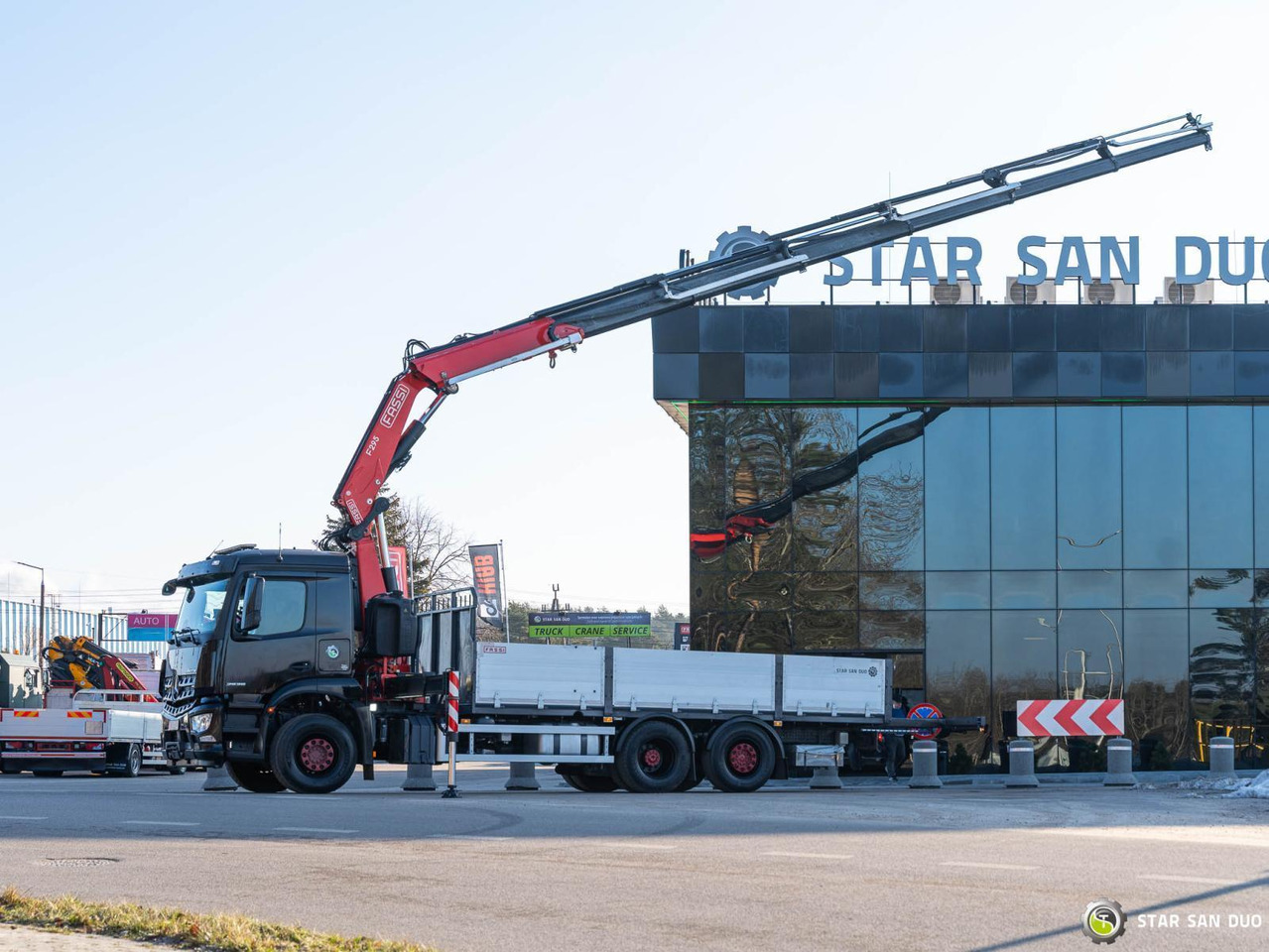 - Auto s hydraulickou rukou: obrázok 5 - Auto s hydraulickou rukou: obrázok 5