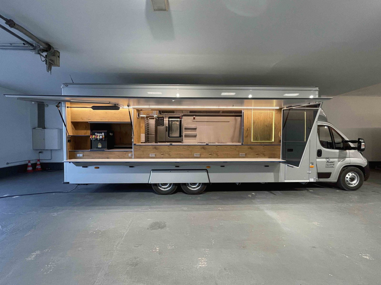 Fiat Ducato - Pojazdná predajňa: obrázok 2 Fiat Ducato - Pojazdná predajňa: obrázok 2
