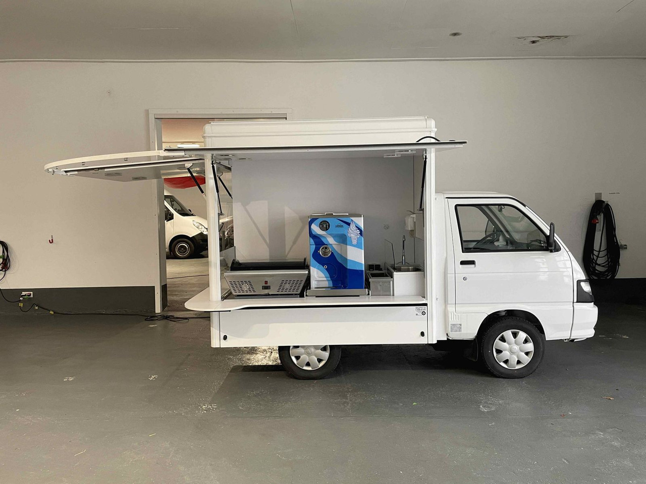 Piaggio Porter - Pojazdná predajňa: obrázok 3 Piaggio Porter - Pojazdná predajňa: obrázok 3