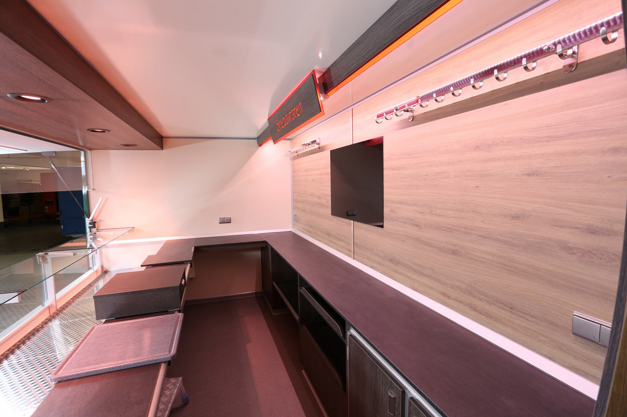 Verkaufsanhänger BORCO HÖHNS - Predajná príves: obrázok 5 Verkaufsanhänger BORCO HÖHNS - Predajná príves: obrázok 5