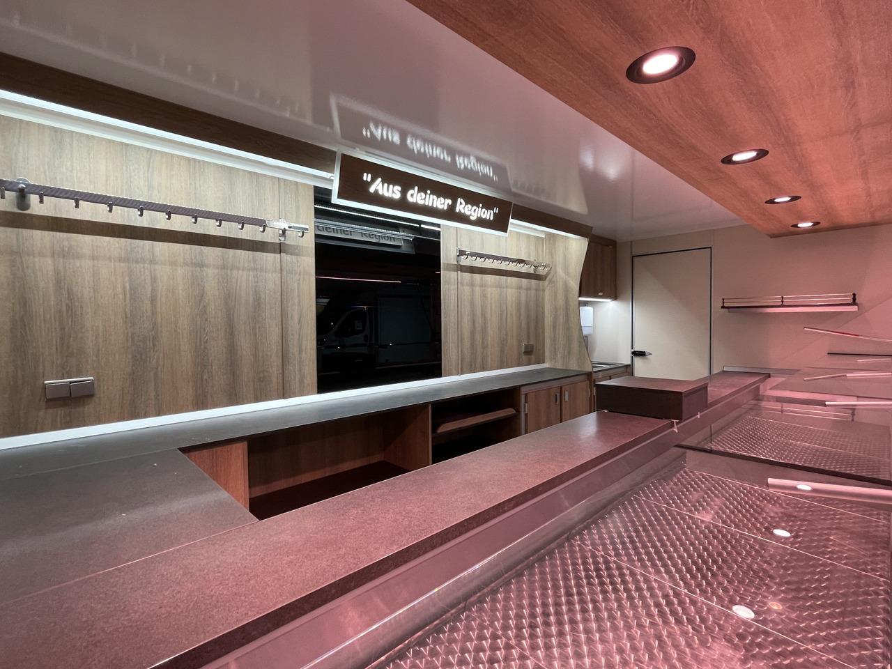 Verkaufsanhänger BORCO HÖHNS - Predajná príves: obrázok 4 Verkaufsanhänger BORCO HÖHNS - Predajná príves: obrázok 4