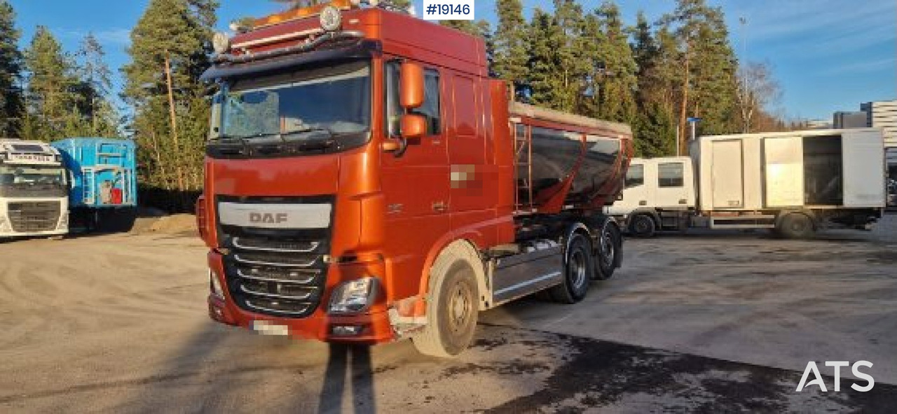 DAF XF510 - Asfaltovací stroj: obrázok 4 DAF XF510 - Asfaltovací stroj: obrázok 4