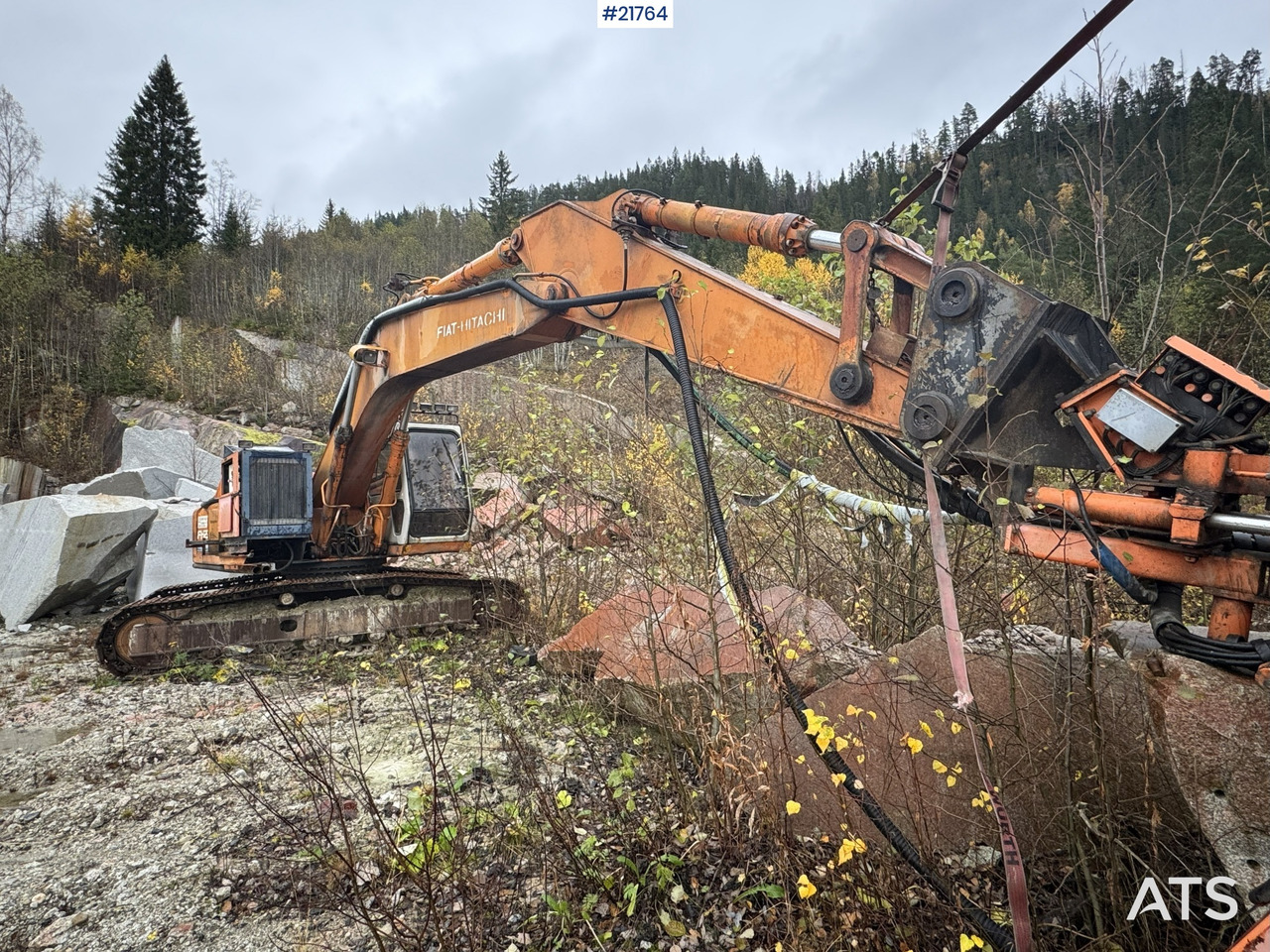 Hitachi Ca 1988 Hitachi FH220LC graver selges som rep.objekt. Ikke kjørbar. - Pásové rýpadlo: obrázok 4 Hitachi Ca 1988 Hitachi FH220LC graver selges som rep.objekt. Ikke kjørbar. - Pásové rýpadlo: obrázok 4