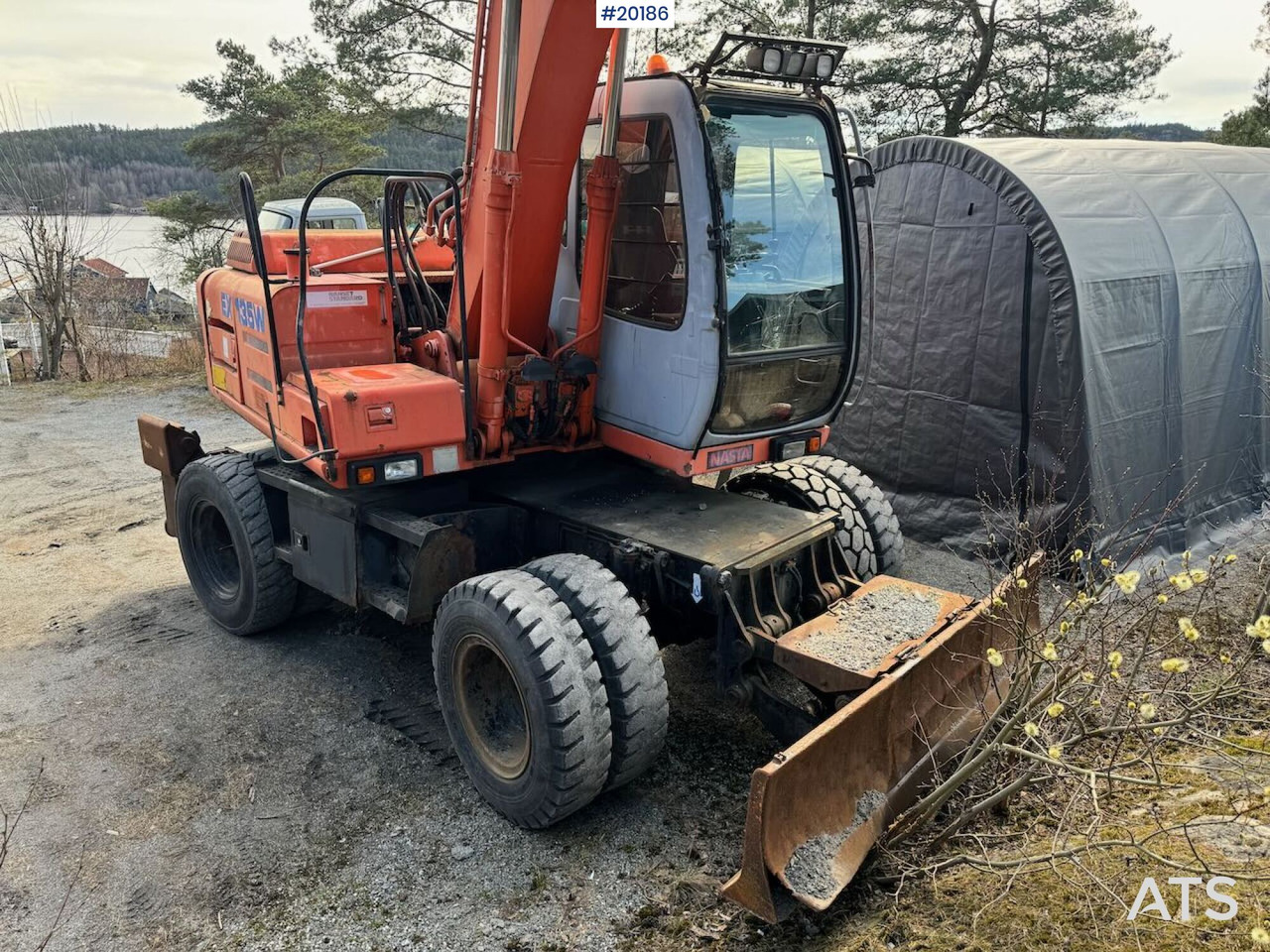 Hitachi EX135W - Rýpadlo: obrázok 5 Hitachi EX135W - Rýpadlo: obrázok 5