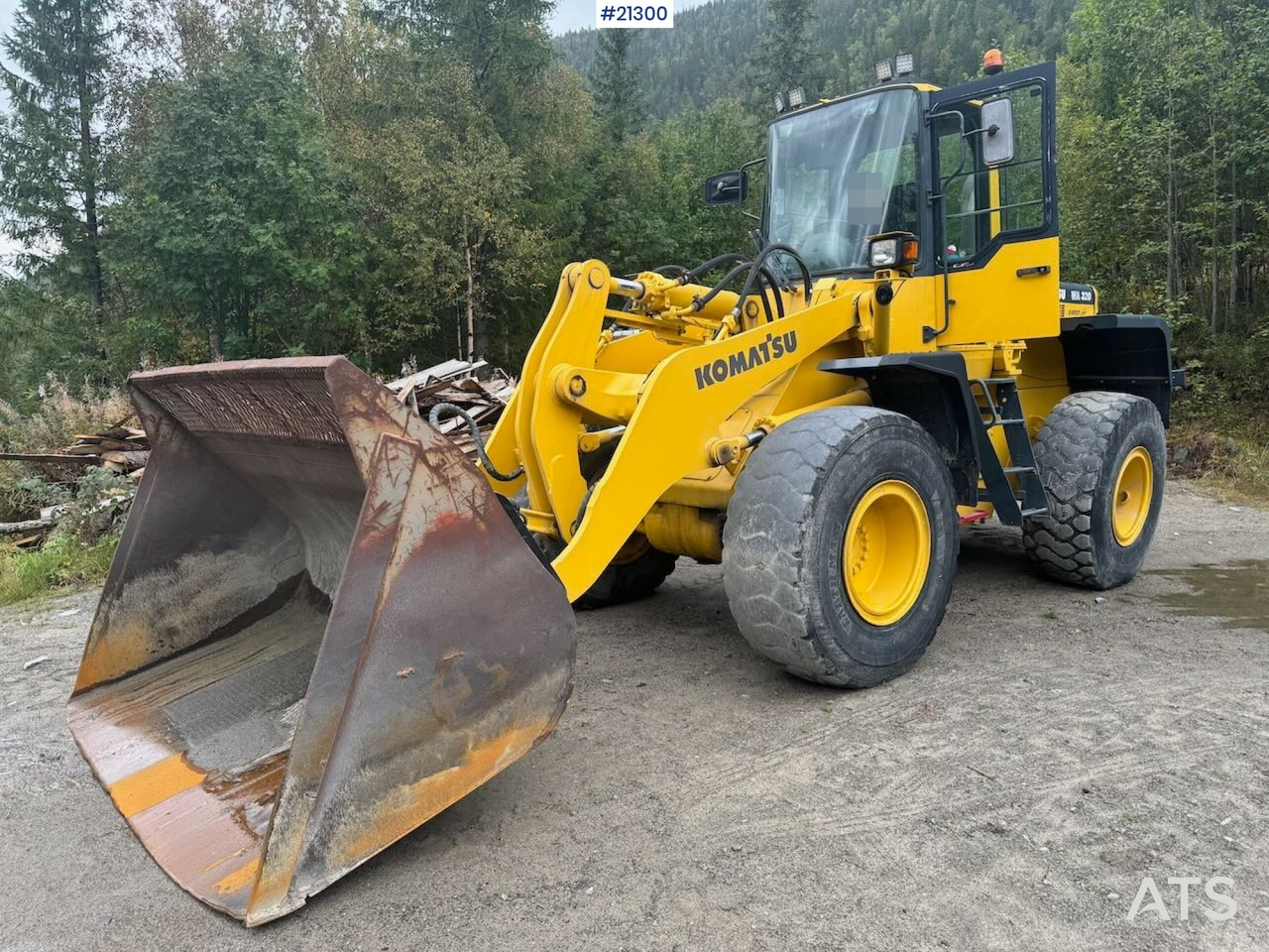 Komatsu WA320-3H - Kolesový nakladač: obrázok 1 Komatsu WA320-3H - Kolesový nakladač: obrázok 1