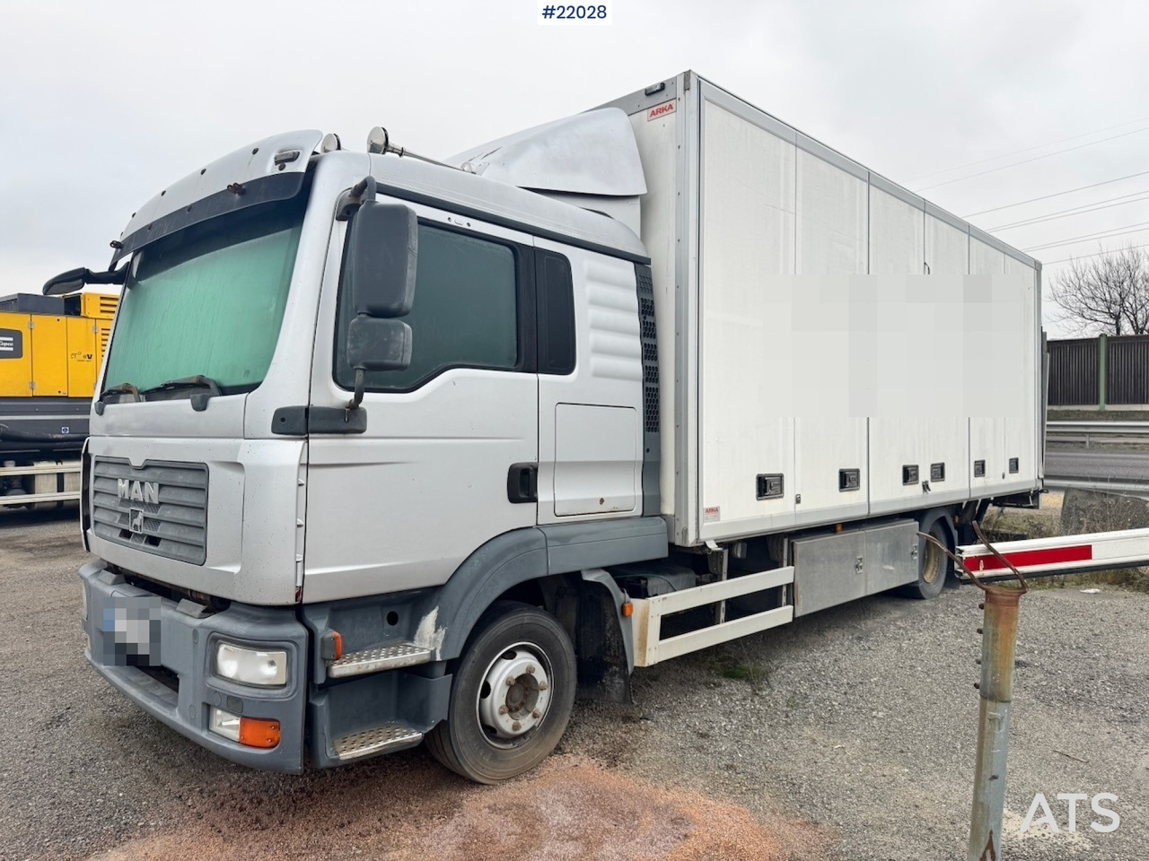 MAN 2008 MAN TGL 12.210 4x2 Skapbil m/ full sideåpning - Skříňový nákladní auto: obrázok 2 MAN 2008 MAN TGL 12.210 4x2 Skapbil m/ full sideåpning - Skříňový nákladní auto: obrázok 2