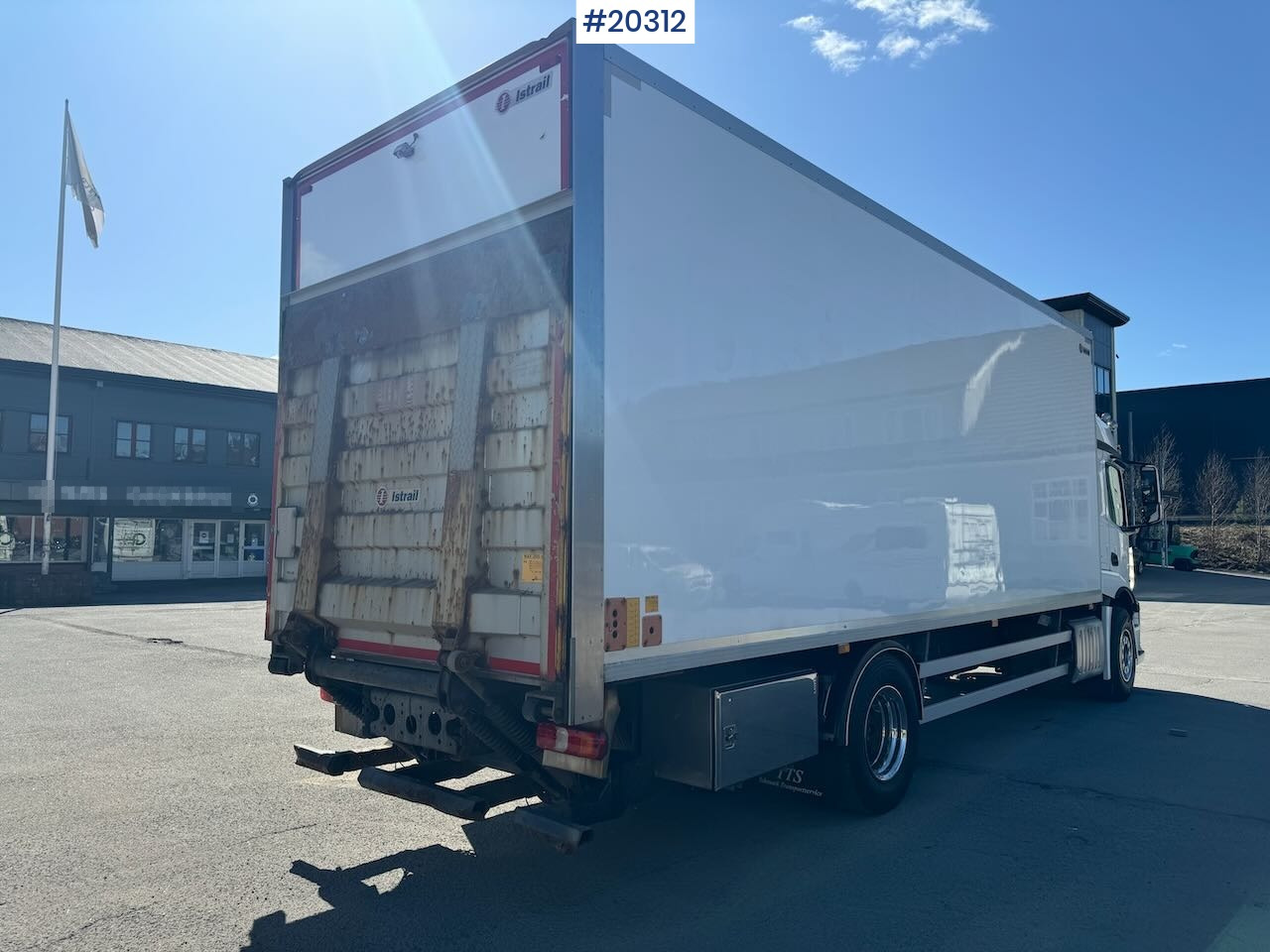 Mercedes Actros 1833 - Skříňový nákladní auto: obrázok 3 Mercedes Actros 1833 - Skříňový nákladní auto: obrázok 3