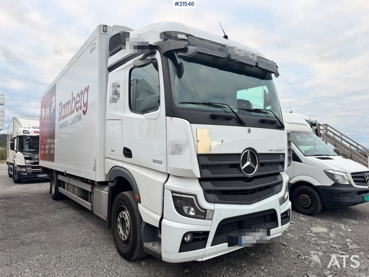 Mercedes Actros 1833 - Skříňový nákladní auto: obrázok 3 Mercedes Actros 1833 - Skříňový nákladní auto: obrázok 3