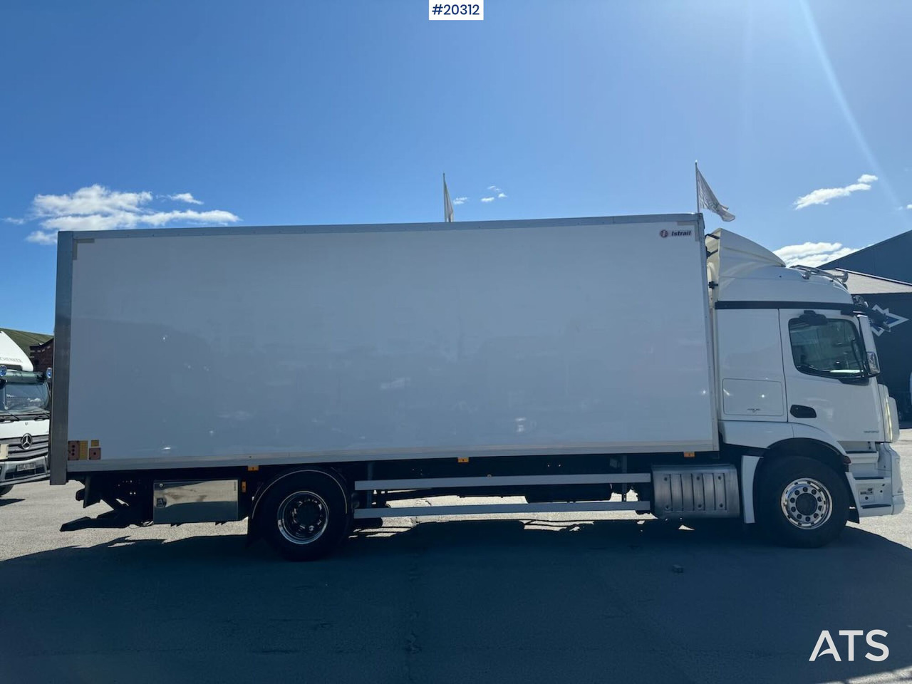 Mercedes Actros 1833 - Skříňový nákladní auto: obrázok 2 Mercedes Actros 1833 - Skříňový nákladní auto: obrázok 2