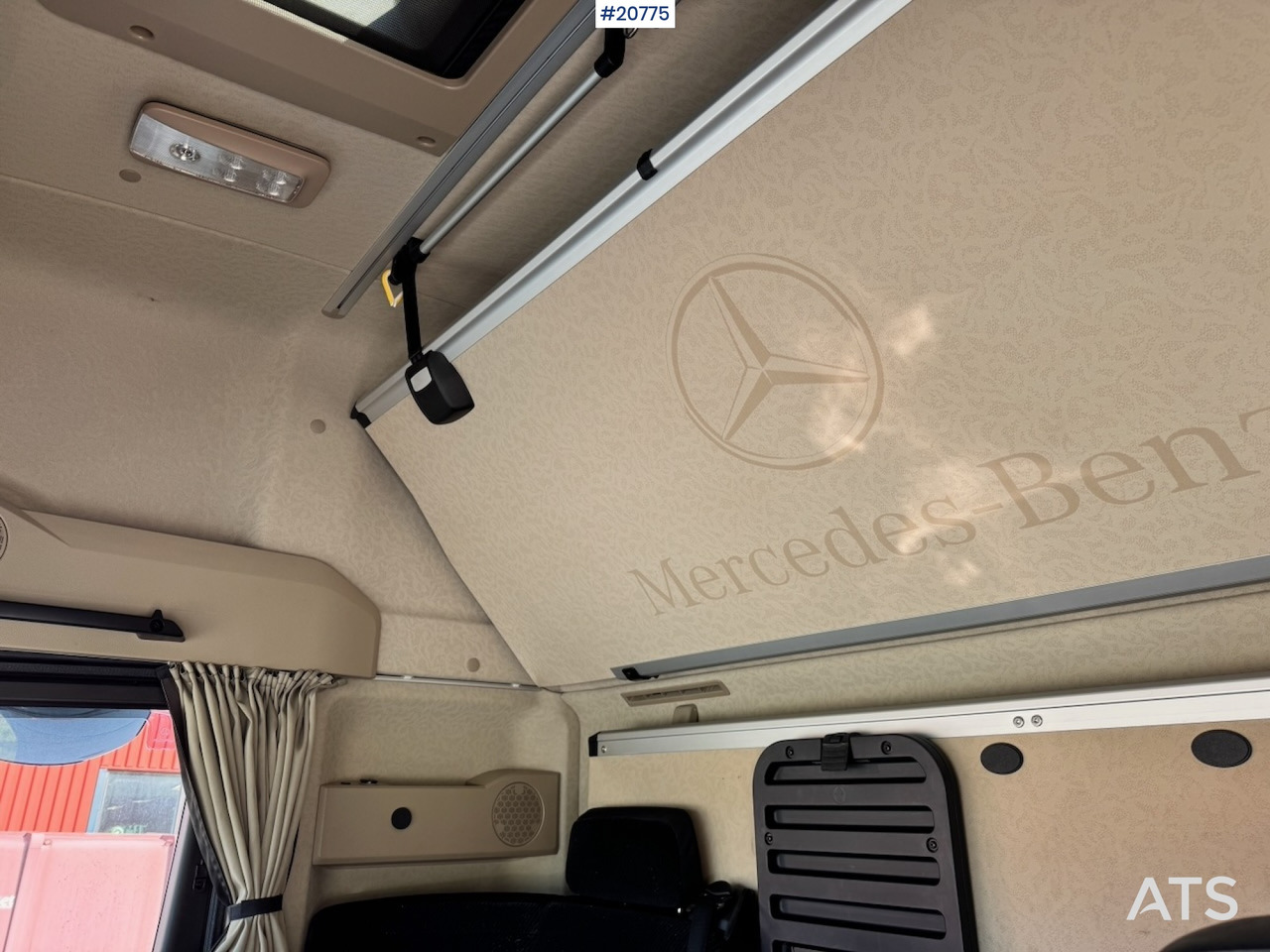 Skříňový nákladní auto Mercedes Actros: obrázok 31 Skříňový nákladní auto Mercedes Actros: obrázok 31