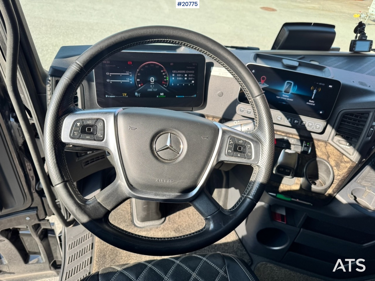 Skříňový nákladní auto Mercedes Actros: obrázok 32 Skříňový nákladní auto Mercedes Actros: obrázok 32