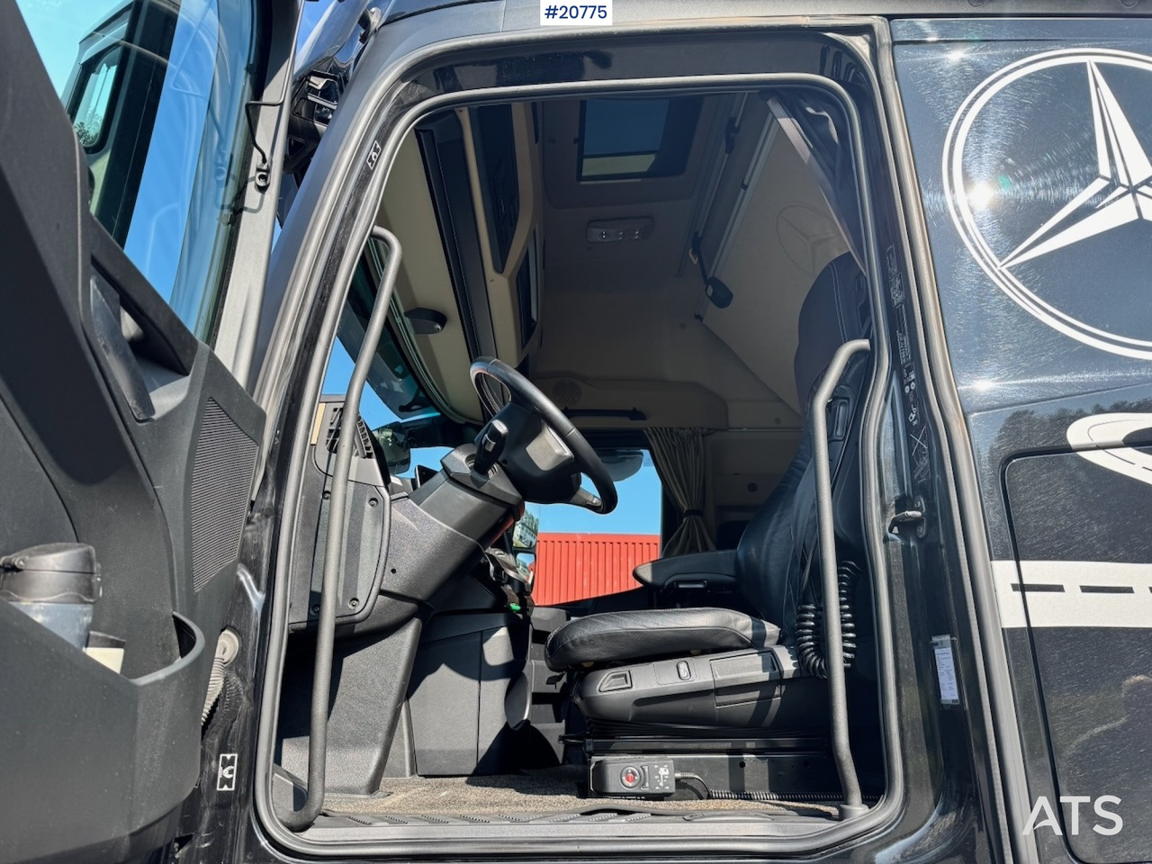 Skříňový nákladní auto Mercedes Actros: obrázok 29 Skříňový nákladní auto Mercedes Actros: obrázok 29