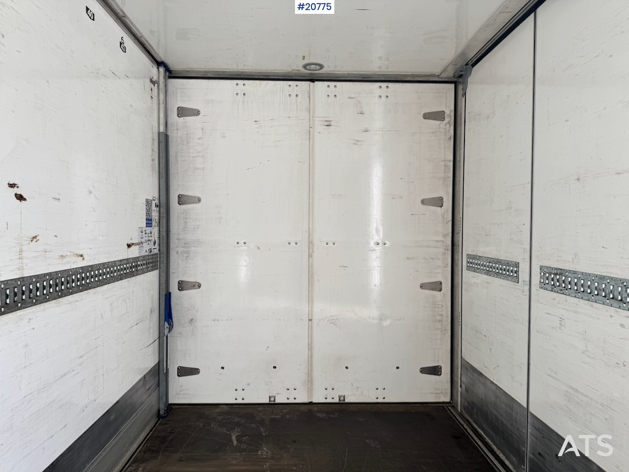 Skříňový nákladní auto Mercedes Actros: obrázok 22 Skříňový nákladní auto Mercedes Actros: obrázok 22