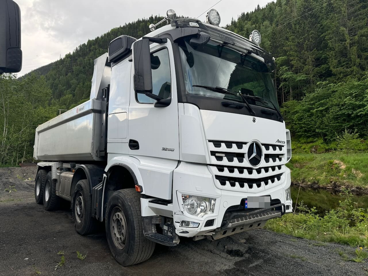 Mercedes Arocs 3258 - Sklápač: obrázok 1 Mercedes Arocs 3258 - Sklápač: obrázok 1