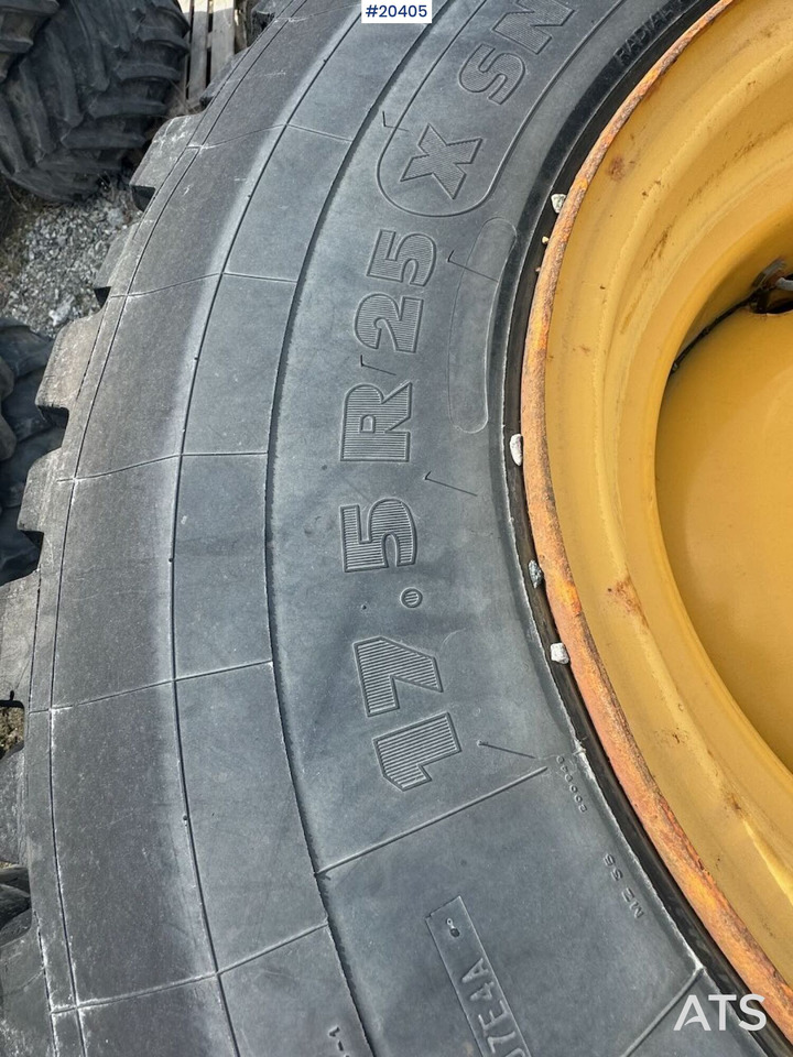 Michelin vinterdekk m/ felg - Pneumatiky a disky pre Stavebné stroje: obrázok 3 Michelin vinterdekk m/ felg - Pneumatiky a disky pre Stavebné stroje: obrázok 3