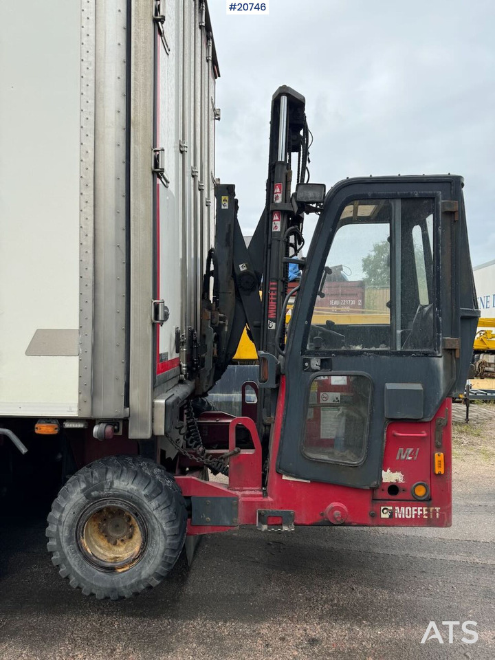 Moffett M4 25.4 - Závesný vysokozdvižný vozík: obrázok 1 Moffett M4 25.4 - Závesný vysokozdvižný vozík: obrázok 1