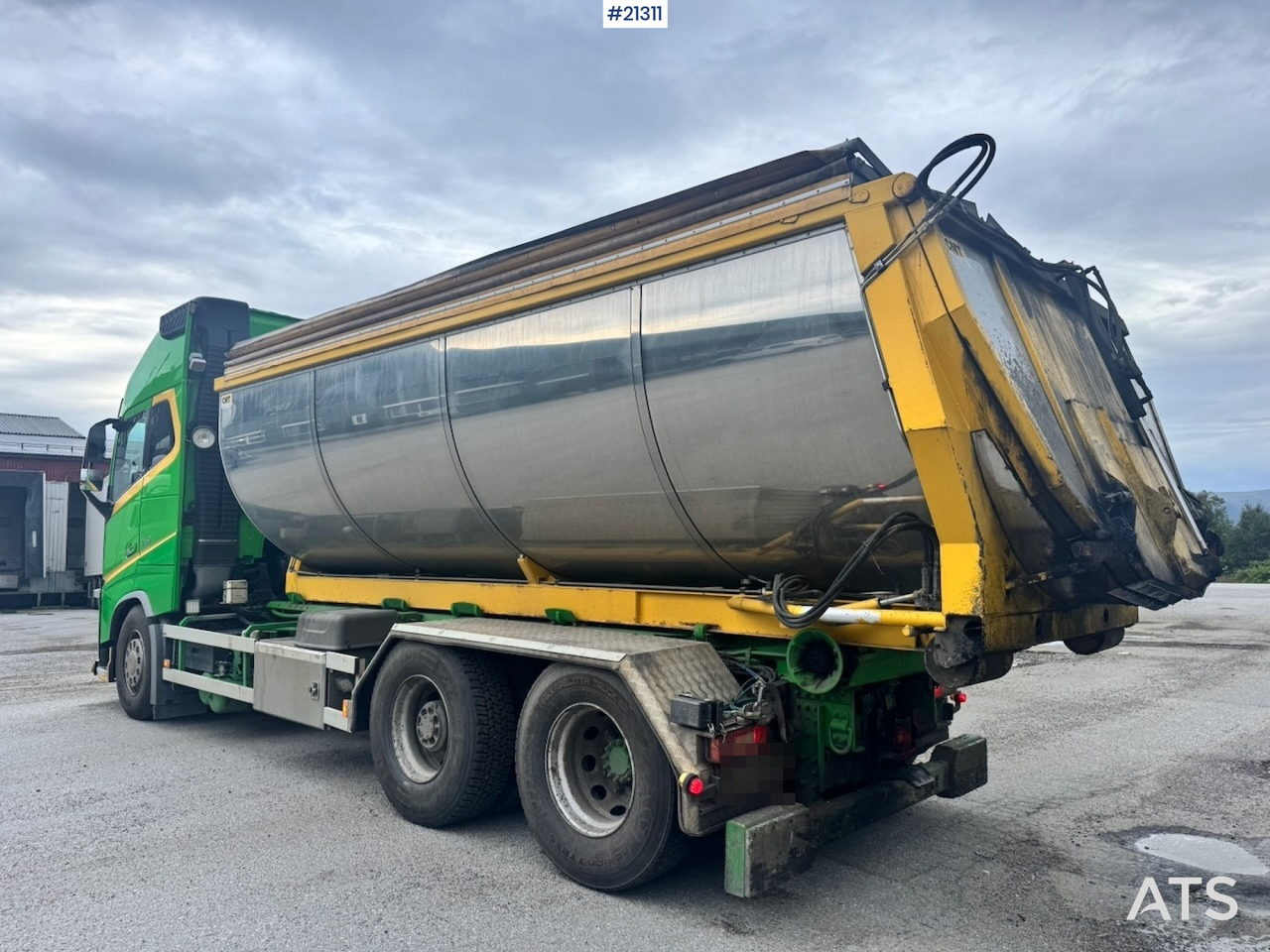 Volvo FH16 750 - Hákový nosič kontajnerov: obrázok 4 Volvo FH16 750 - Hákový nosič kontajnerov: obrázok 4