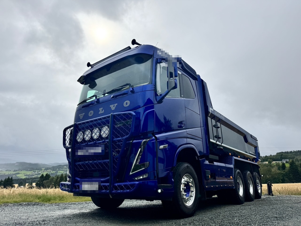 Volvo FH16 - Sklápač: obrázok 2 Volvo FH16 - Sklápač: obrázok 2