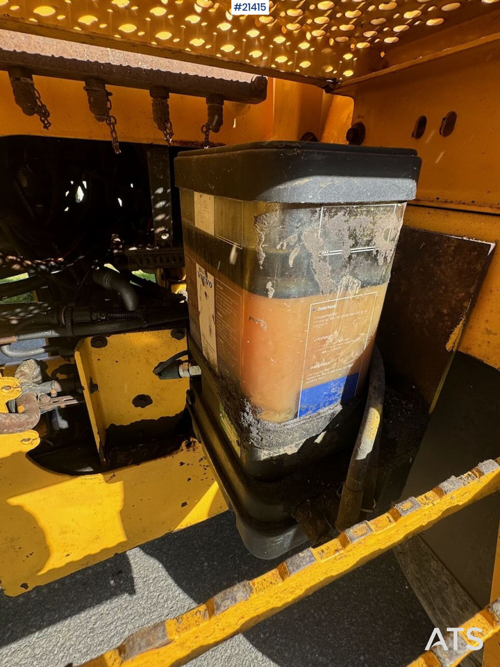 Kolesový nakladač Volvo L110E: obrázok 28