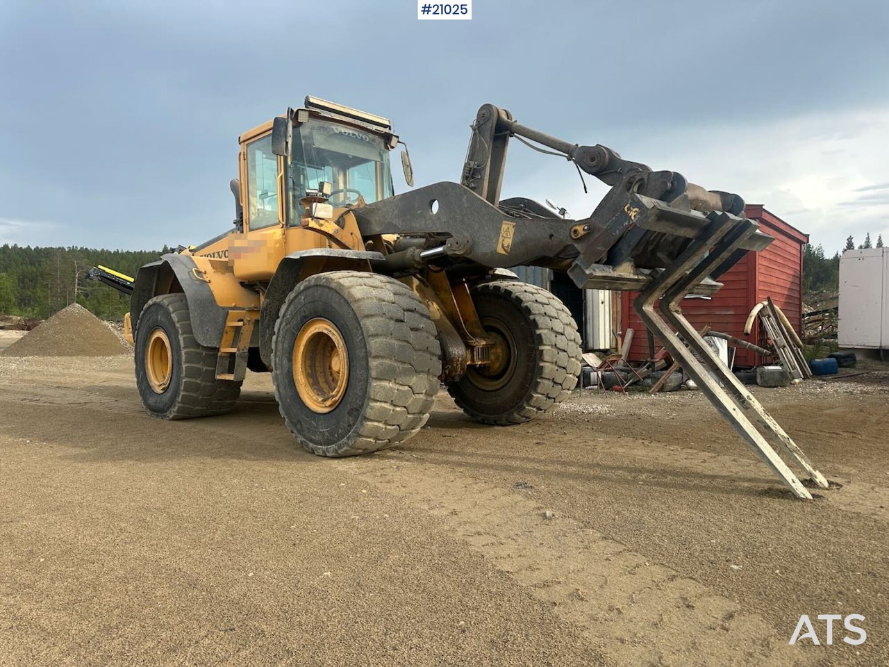 Volvo L120E hjullaster m/ vekt, skuffe og overhalt motor - Kolesový nakladač: obrázok 1 Volvo L120E hjullaster m/ vekt, skuffe og overhalt motor - Kolesový nakladač: obrázok 1