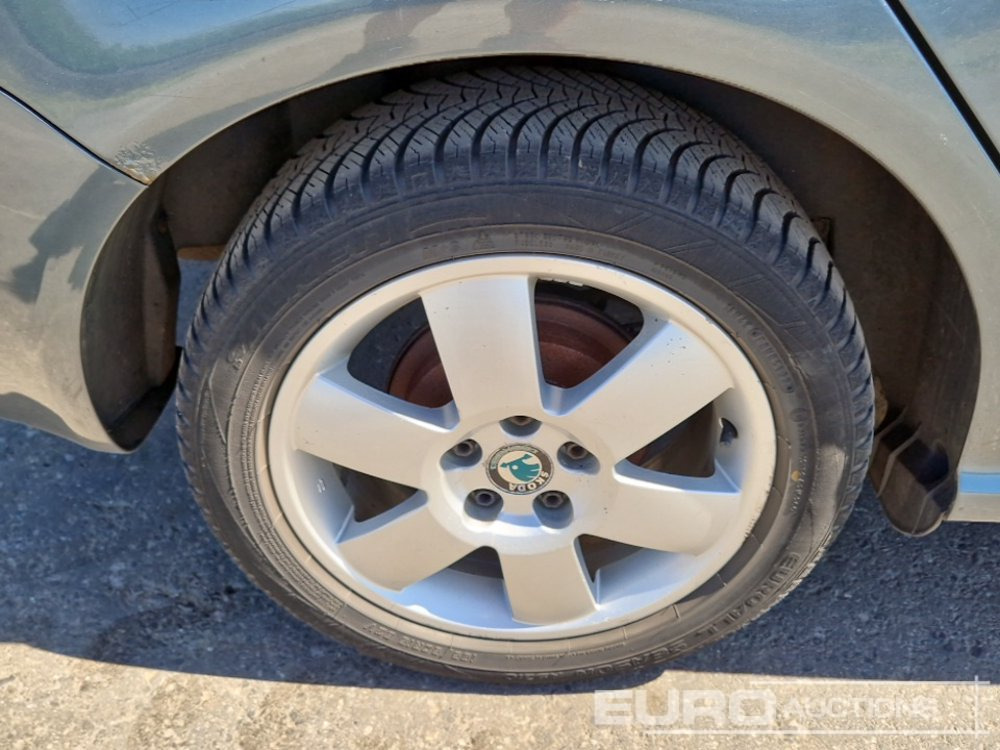 Automobil 2004 Skoda FABIA 1.4: obrázok 12