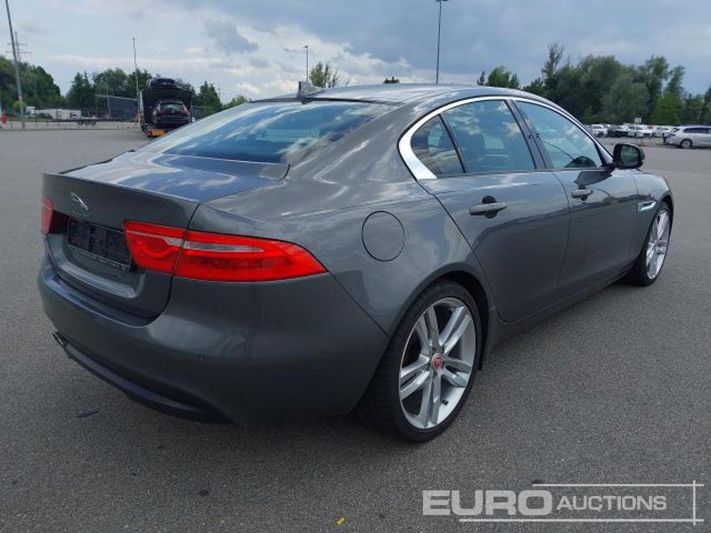 2015 Jaguar XE - Automobil: obrázok 3 2015 Jaguar XE - Automobil: obrázok 3