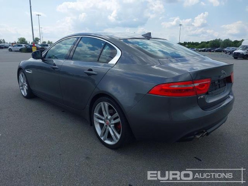 2015 Jaguar XE - Automobil: obrázok 2 2015 Jaguar XE - Automobil: obrázok 2