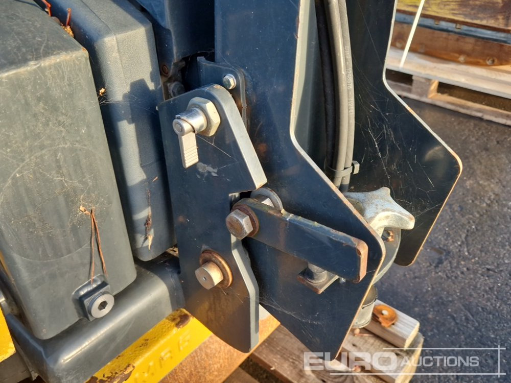 Asfaltovací stroj 2018 Bomag BW65H: obrázok 10